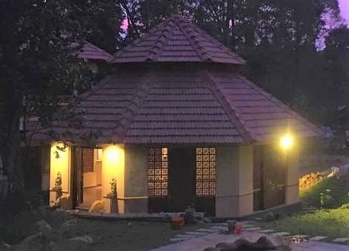 tempel-bei-nacht-perspektive_300dpi (4)